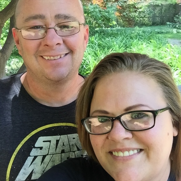 Meet your Posher, Christine & Paul 🤗 - Picture 2 of 8